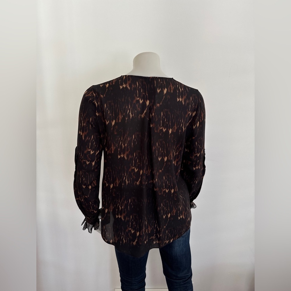 KOBI HALPERIN - The Leoni Leopard Print 100% SILK Blouse. Medium P2P 21" - Picture 7 of 9